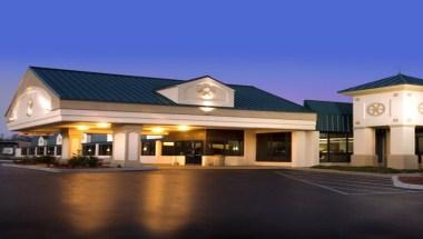 The Lamplighter Inn & Suites in Pittsburg, KS