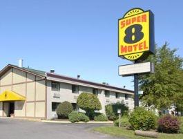 Super 8 by Wyndham Hartford in Hartford, CT