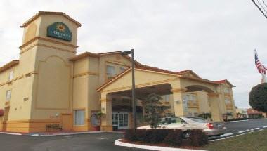 La Quinta Inn & Suites by Wyndham Tampa Bay Area-Tampa South in Tampa, FL