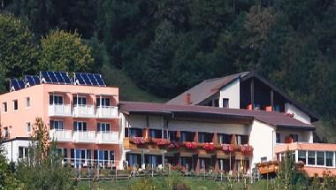 Hotel Ossiacher See in Steindorf am Ossiacher See, AT