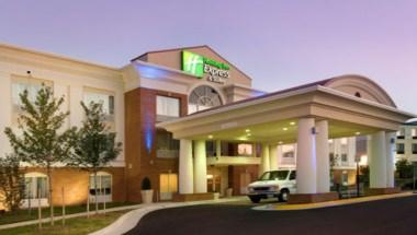 Holiday Inn Express and Suites Alexandria - Fort Belvoir in Alexandria, VA