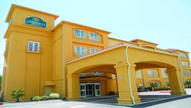 La Quinta Inn & Suites by Wyndham Union City in Union City, GA