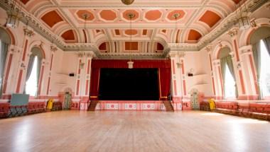 Victoria Hall in Shipley, GB1