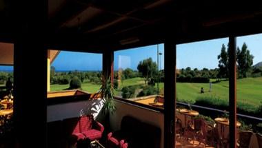 Is Molas Golf Club in Pula, IT