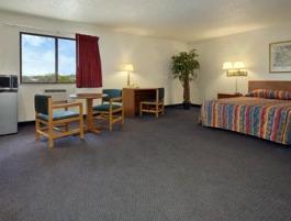 Travelodge by Wyndham Battle Creek in Battle Creek, MI