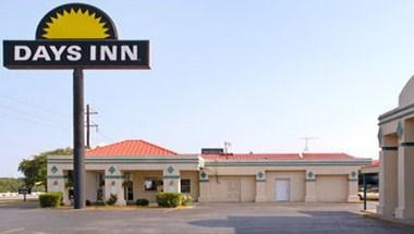 Days Inn by Wyndham South Fort Worth in Fort Worth, TX