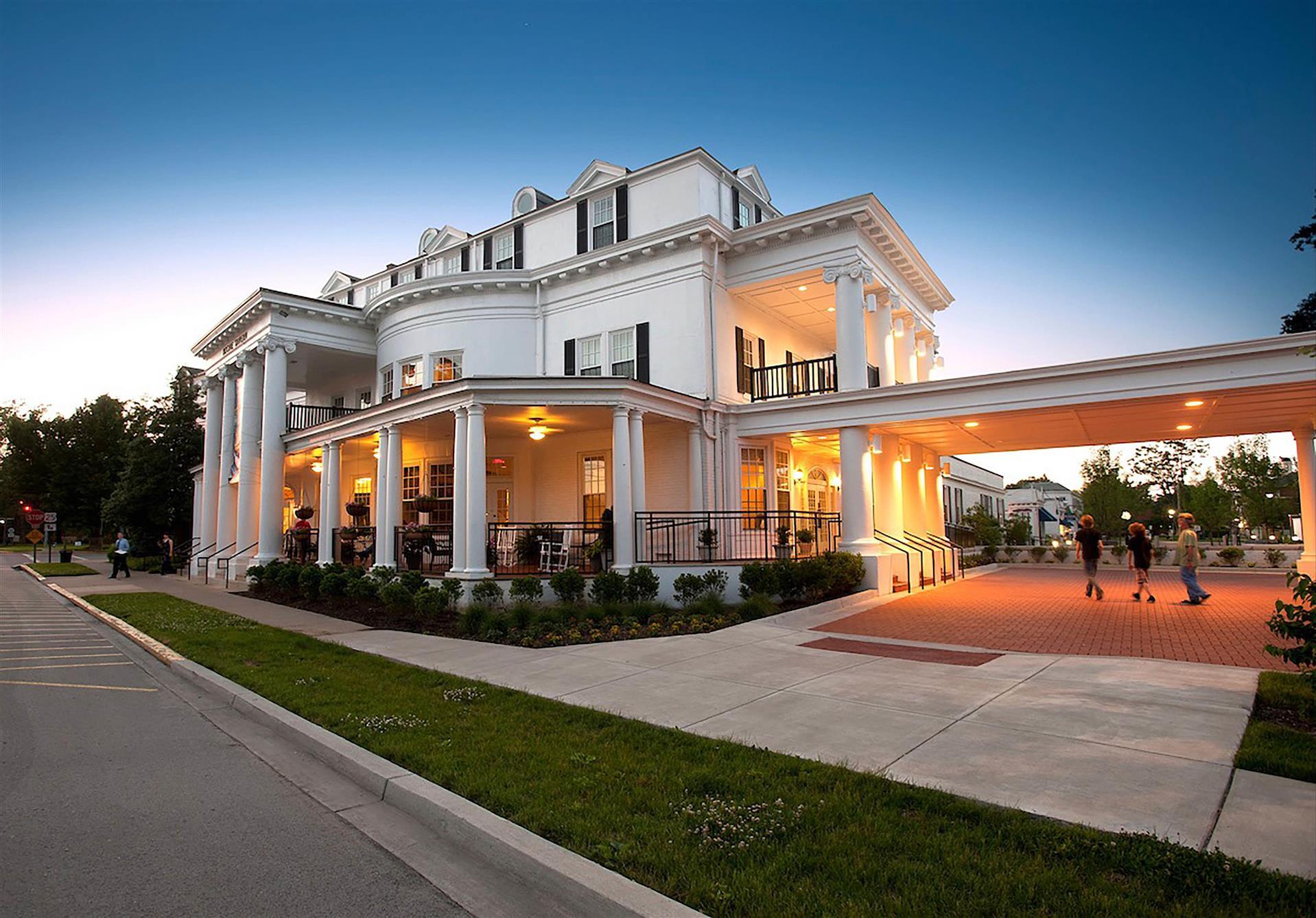 Historic Boone Tavern Hotel and Restaurant in Berea, KY