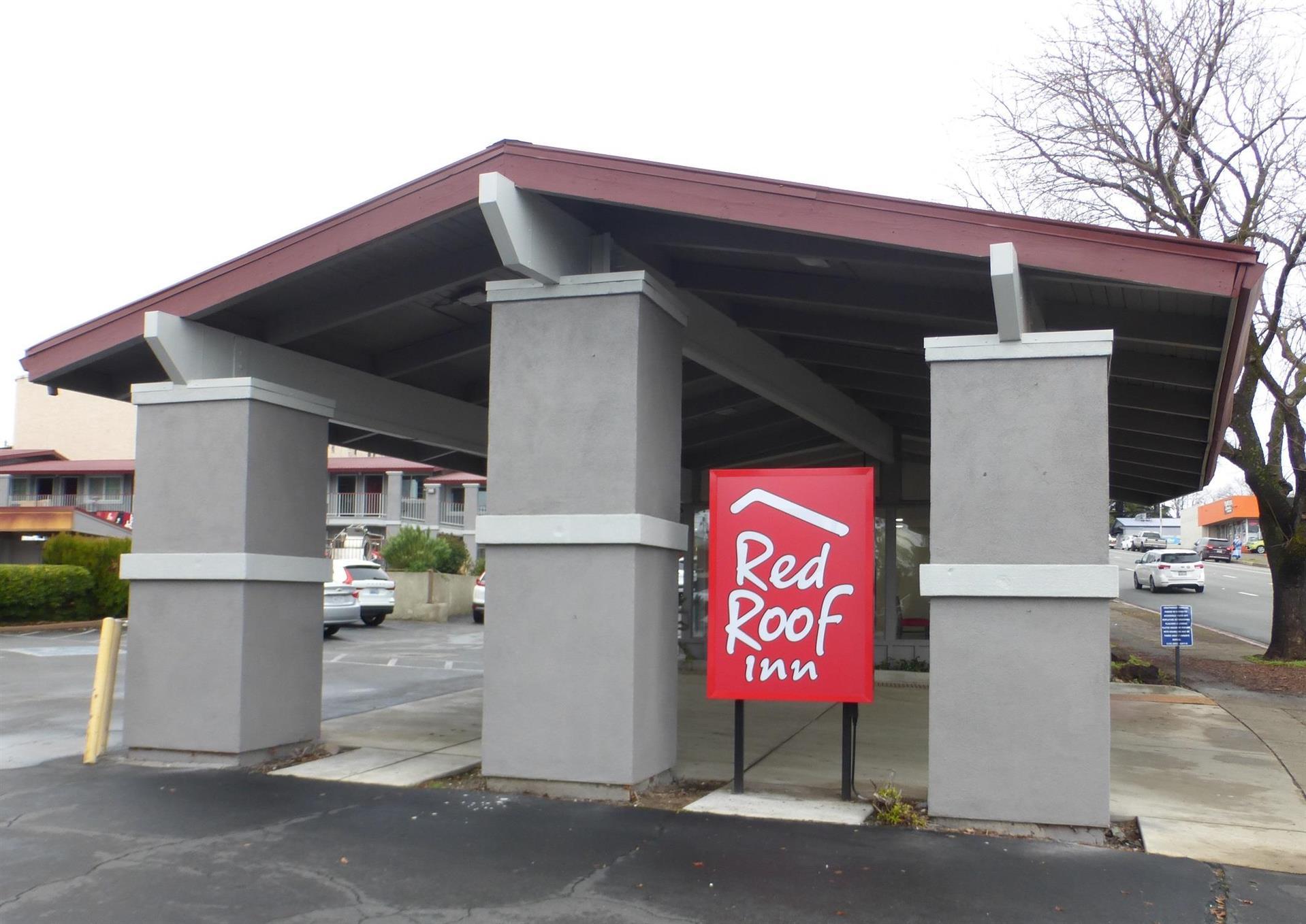 Red Roof Inn Redding in Redding, CA