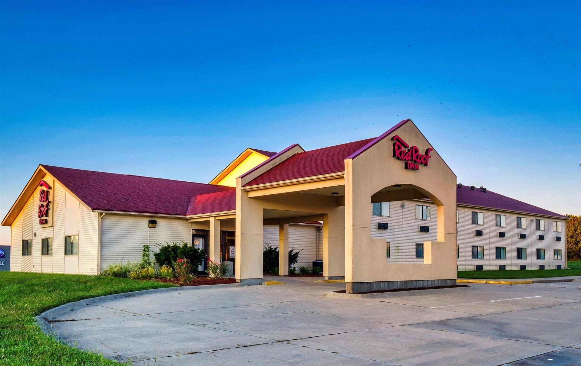 Red Roof Inn Holton in Holton, KS