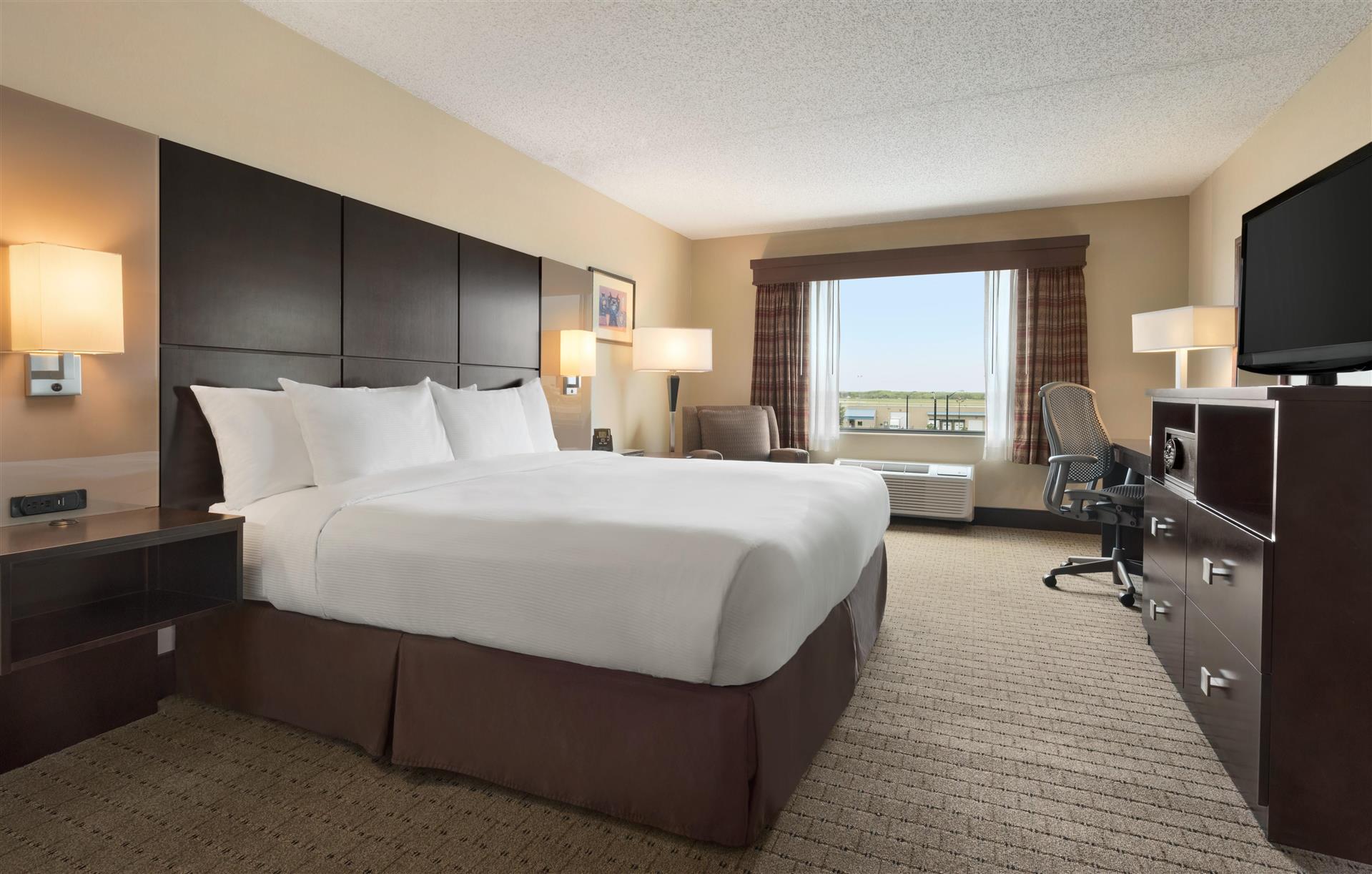 DoubleTree by Hilton Hotel Wichita Airport in Wichita, KS