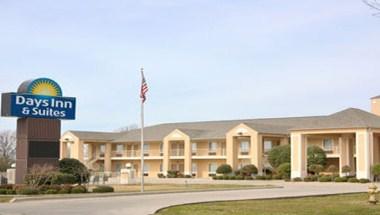 Days Inn & Suites by Wyndham Stuttgart in Stuttgart, AR