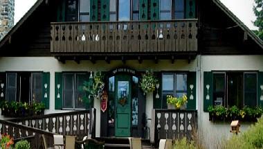 Auberge du Vieux Foyer in Val-David, QC