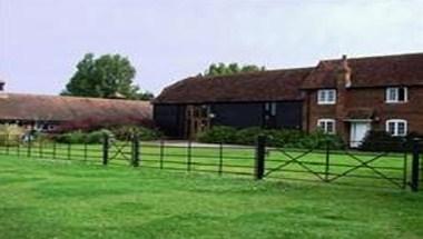 Burchatts Farm Barn in Guildford, GB1