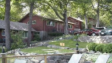Canoe Island Lodge in Diamond Point, NY
