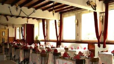 Hotel Restaurant Le Rouge Gazon in Saint-Maurice-sur-Moselle, FR