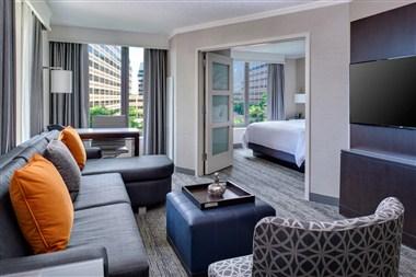 Chicago Marriott Suites O'Hare in Rosemont, IL