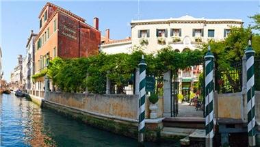 Pensione Accademia Villa Maravege in Venice, IT