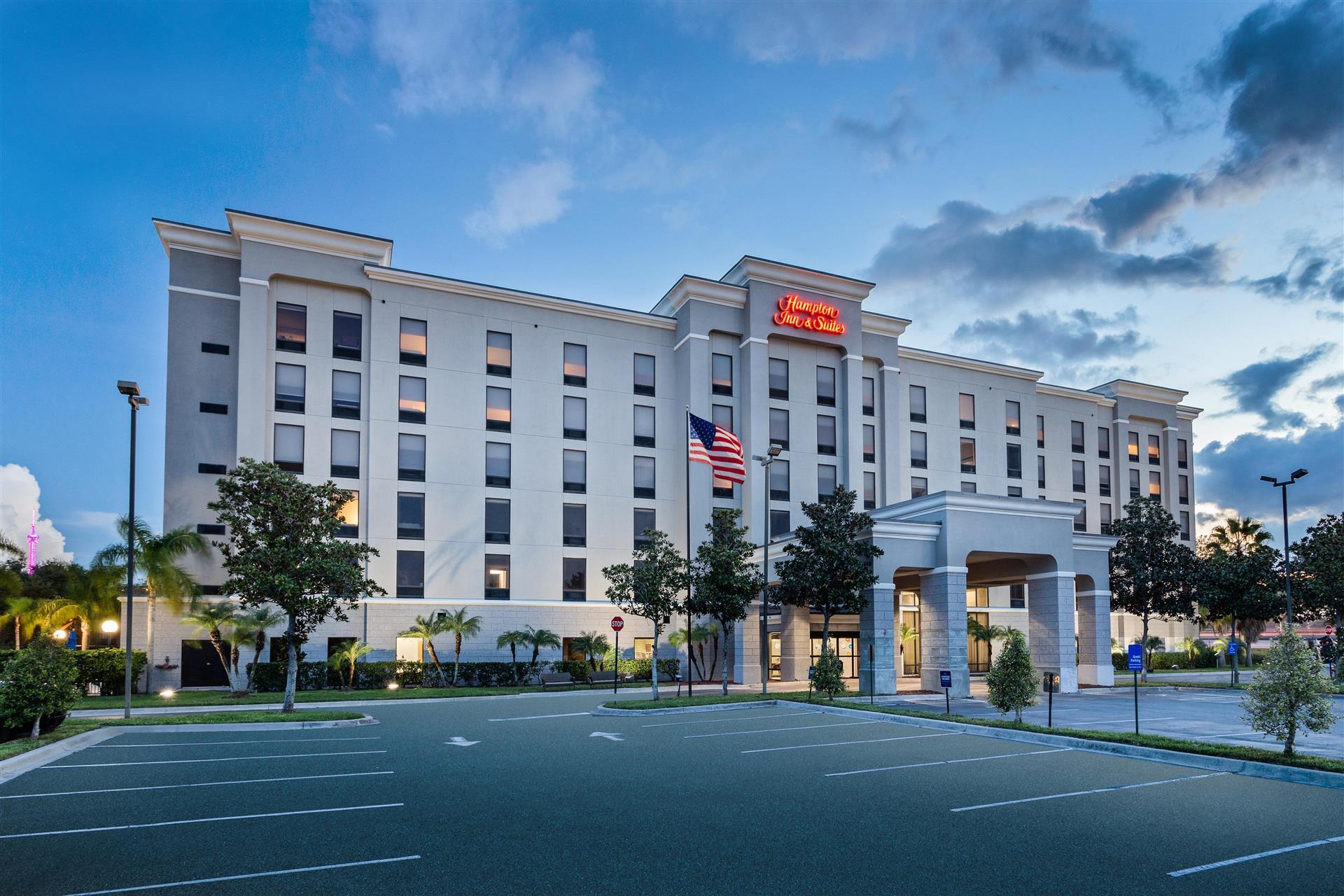Hampton Inn & Suites Orlando Intl Dr N in Orlando, FL