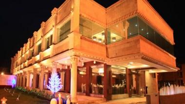 Hotel Clover in Bilaspur, IN