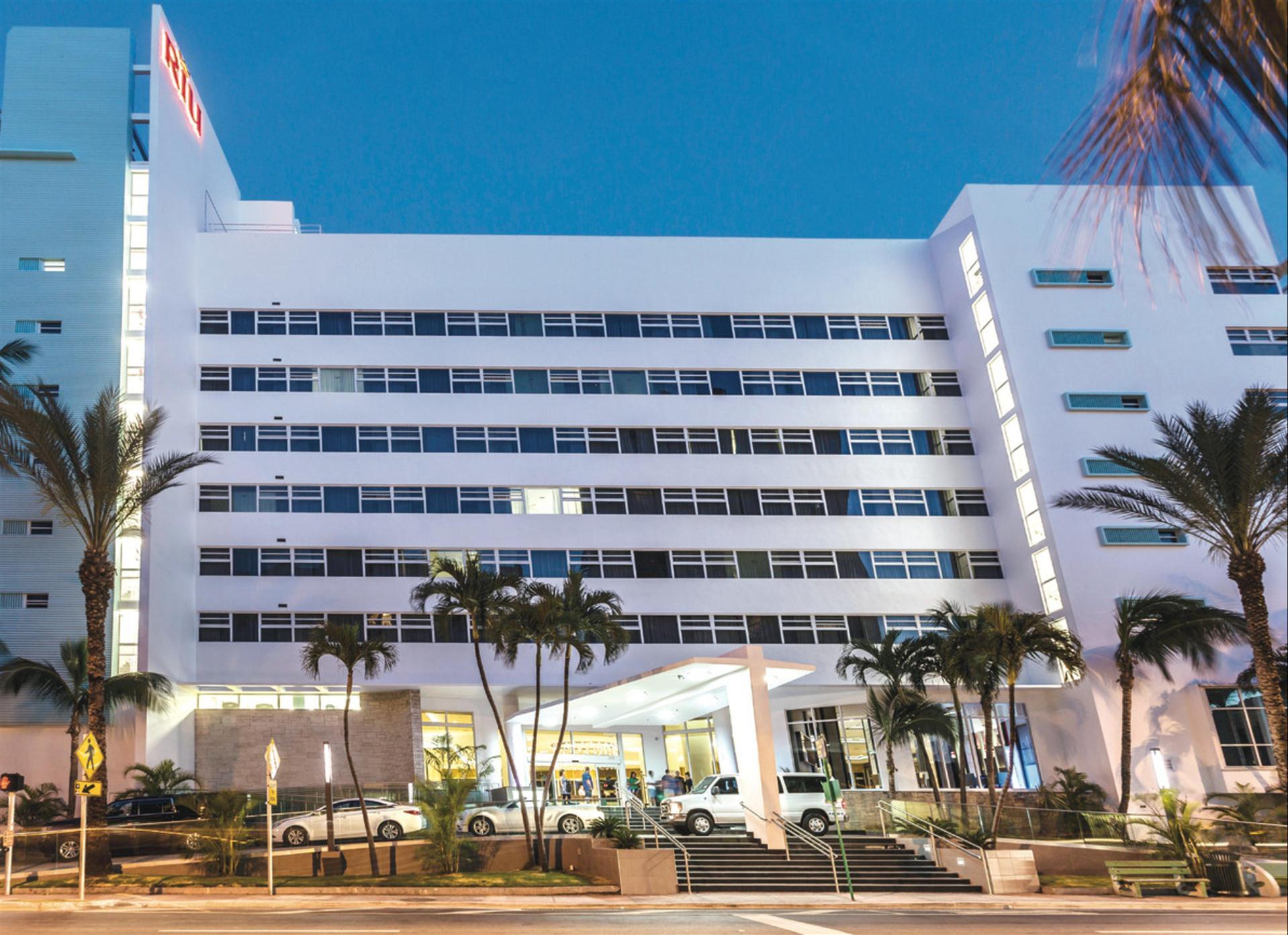 Hotel Riu Plaza Miami Beach in Miami Beach, FL