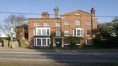 The Crown House Hotel and Restaurant in Saffron Walden, GB1