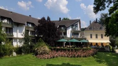 Nells Park Hotel in Treves, DE