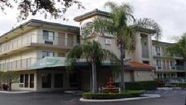 Inn Of America in Palm Beach Gardens, FL