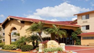 La Quinta Inn & Suites by Wyndham St. Pete-Clearwater Airpt in Clearwater, FL