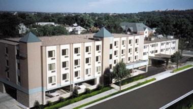 BrentWood Inn and Suites in Rochester, MN