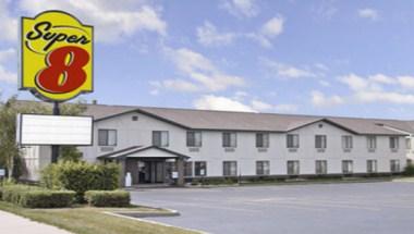 Super 8 by Wyndham Delavan Near Lake Geneva in Delavan, WI