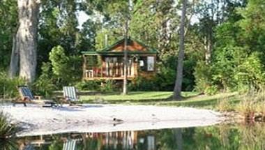 Lake Weyba Cottages in Sunshine Coast, AU