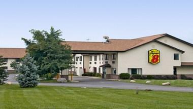 Super 8 by Wyndham Hebron Lowell Area in Hebron, IN