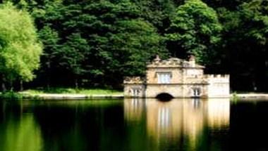 Newmillerdam Boathouse at Newmillerdam Country Park in Wakefield, GB1