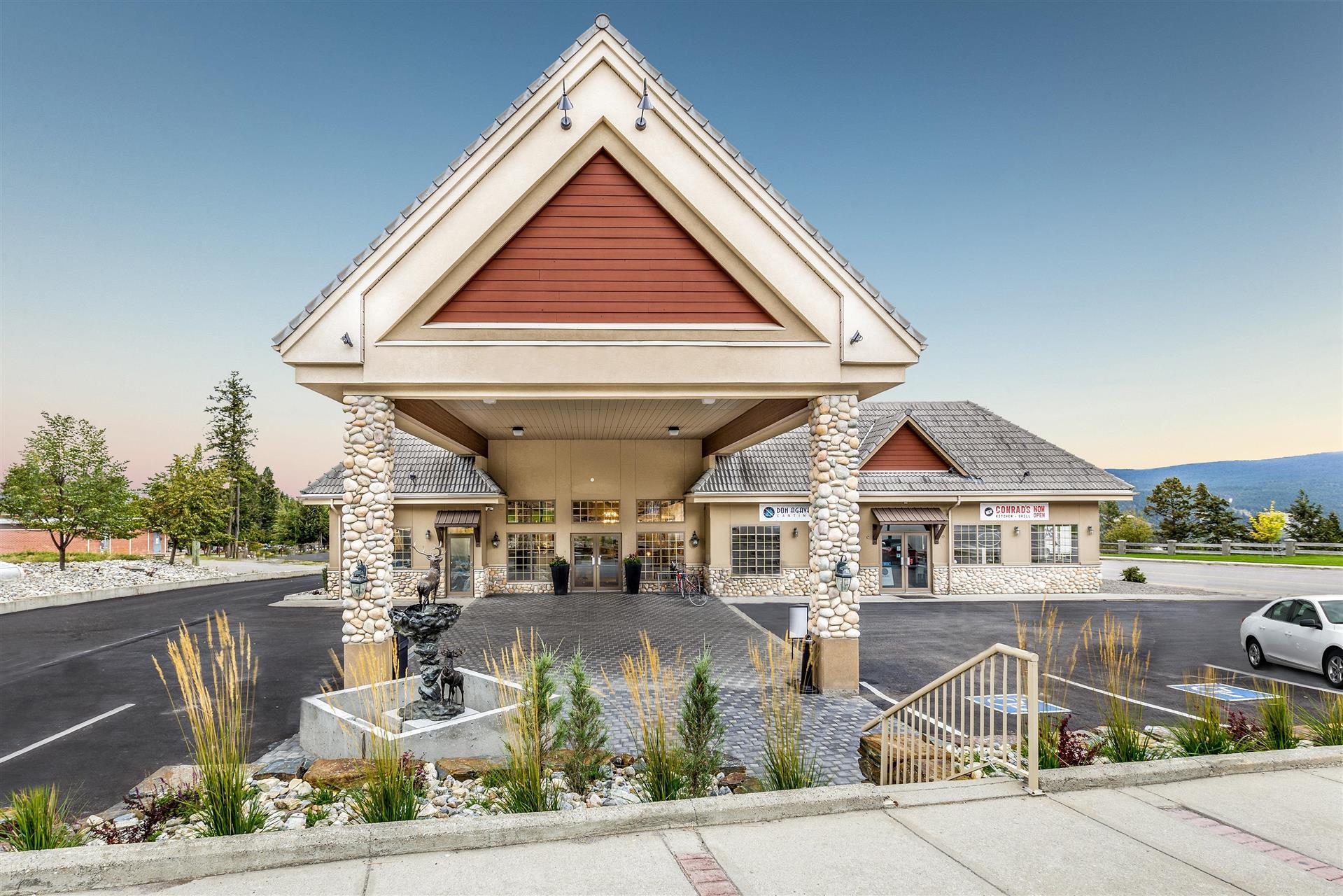 Prestige Radium Hot Springs Resort, WorldHotels Crafted in Radium Hot Springs, BC