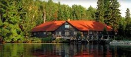 Arowhon Pines Summer Resort & Restaurant in Huntsville, ON