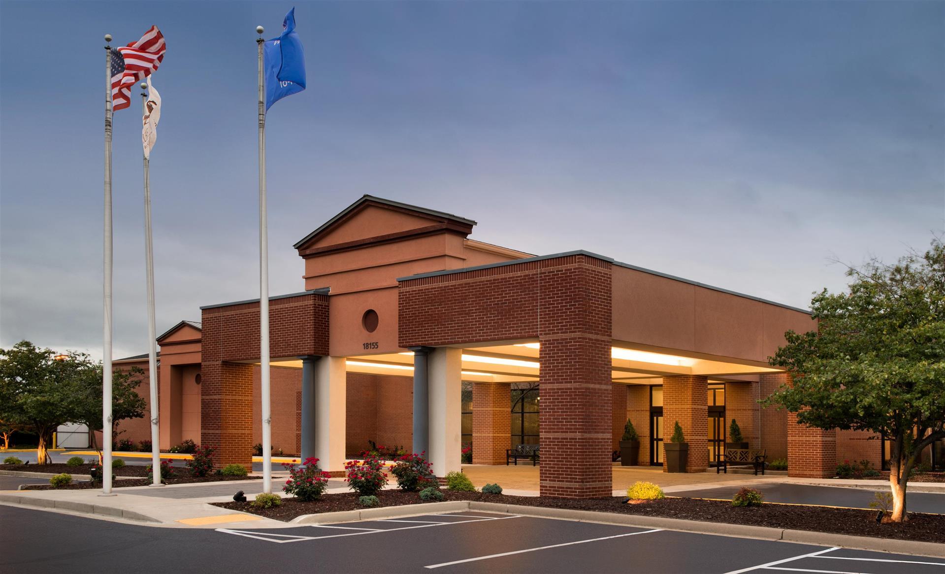 DoubleTree by Hilton Hotel Milwaukee - Brookfield in Brookfield, WI