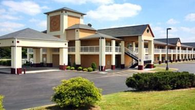 Super 8 by Wyndham Columbia in Columbia, TN