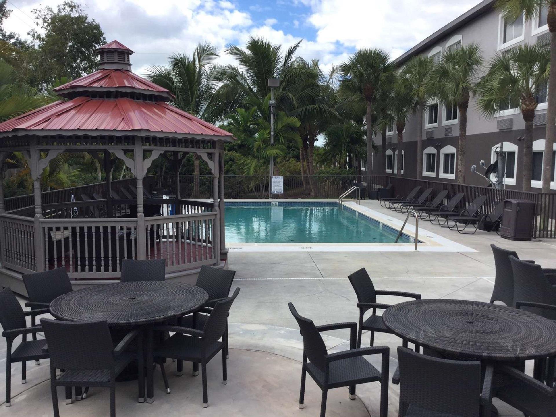 Days Inn & Suites by Wyndham Bonita Springs North Naples in Bonita Springs, FL