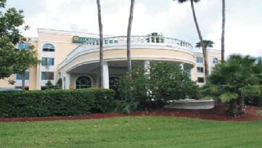 La Quinta Inn & Suites by Wyndham Sarasota Downtown in Sarasota, FL