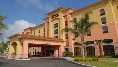Hampton Inn & Suites Orlando-South Lake Buena Vista in Kissimmee, FL