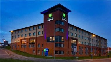 Holiday Inn Express London - Luton Airport in Luton, GB1