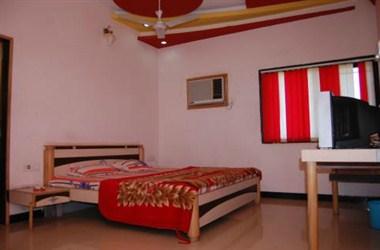 Hotel Happy Day in Mount Abu, IN