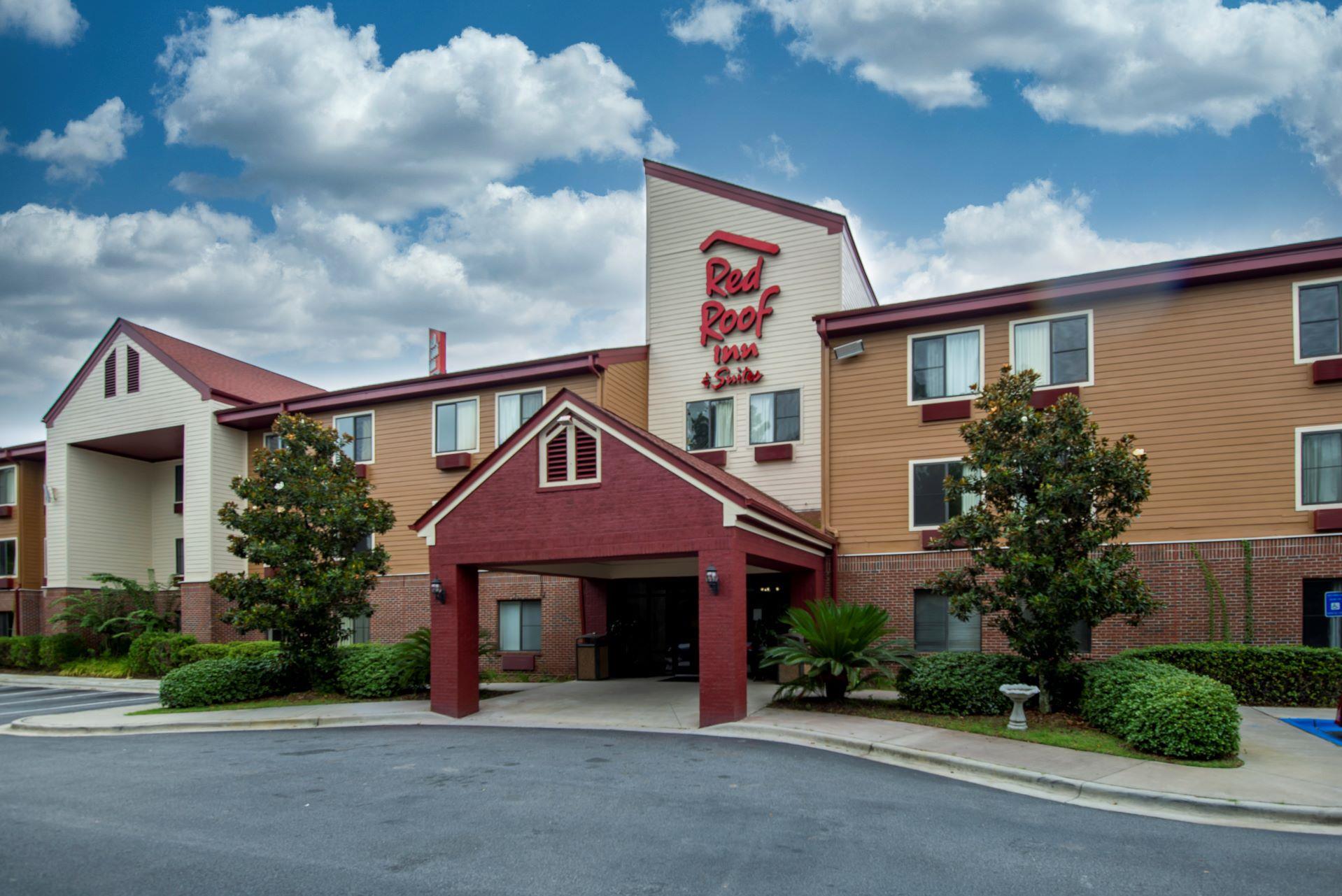 Red Roof Inn & Suites Savannah Airport in Pooler, GA