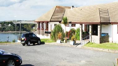 Cleddau Bridge Hotel in Pembroke Dock, GB3