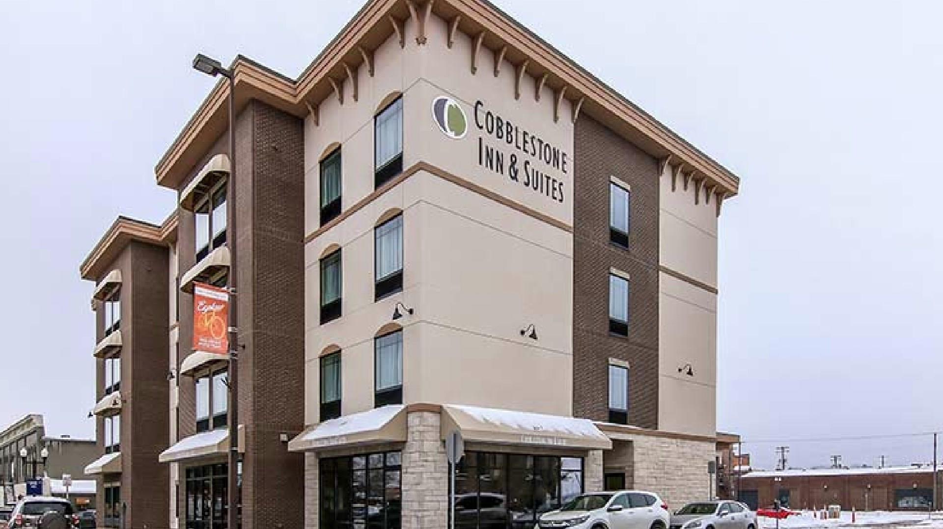 Cobblestone Inn & Suites at UW Stout Downtown Menomonie in Menomonie, WI