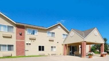 Quality Inn near Northtown Mall and National Sport in Coon Rapids, MN