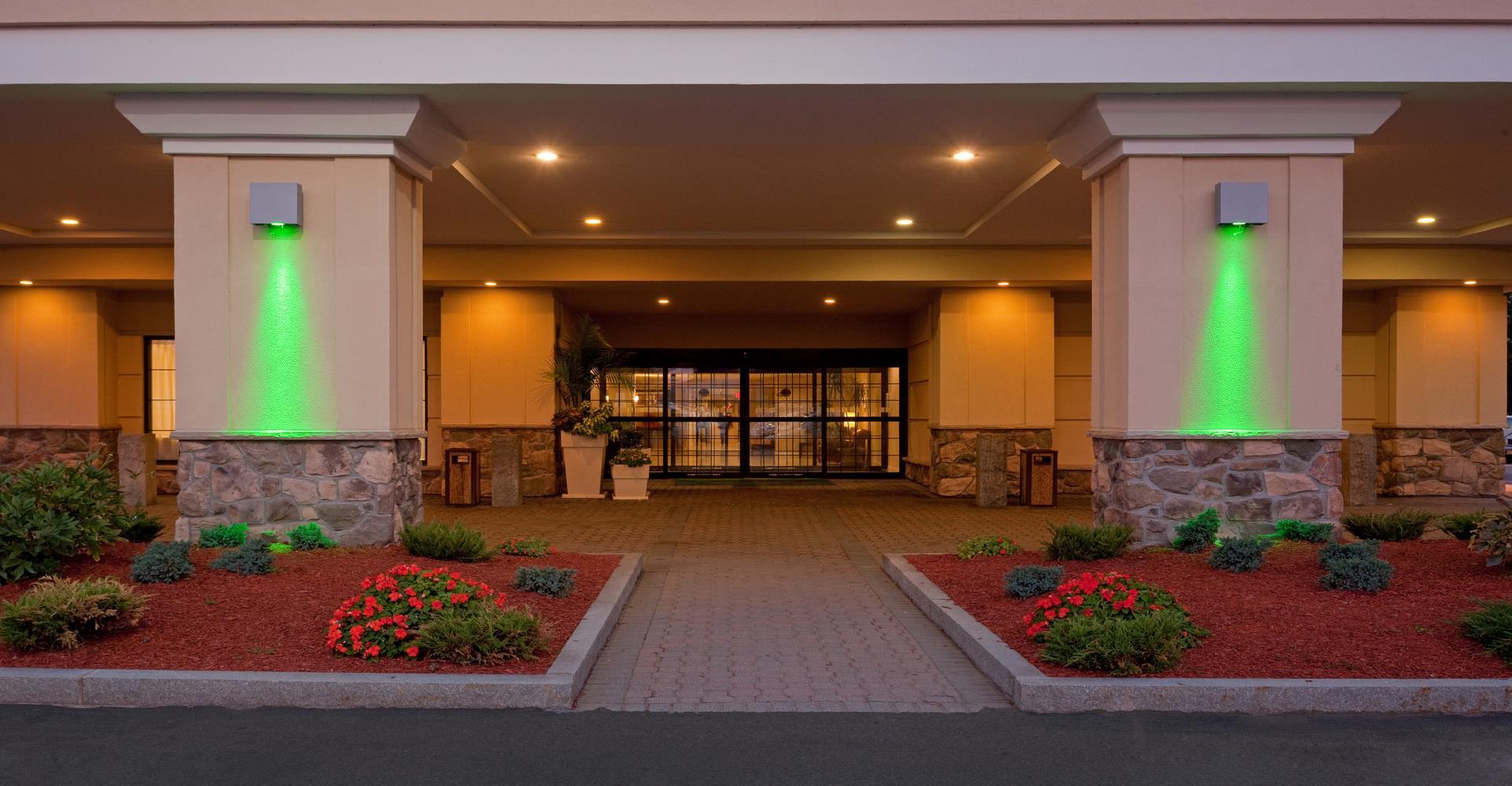Holiday Inn & Suites Boston-Peabody in Peabody, MA