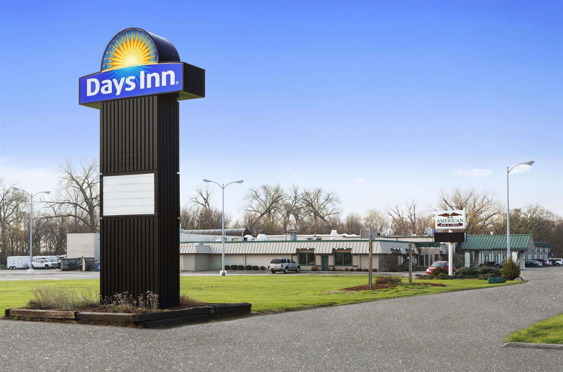 Days Inn by Wyndham Rock Falls in Rock Falls, IL