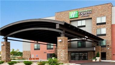 Holiday Inn Express & Suites Davenport North in Davenport, IA
