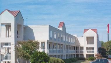 Quality Roof Inn & Suites in Montgomery, AL